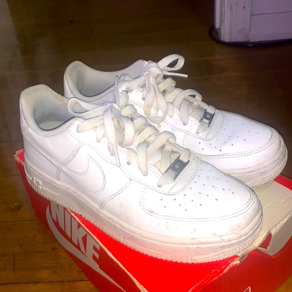 Nike Air Force 1 White - Picture 1 of 4